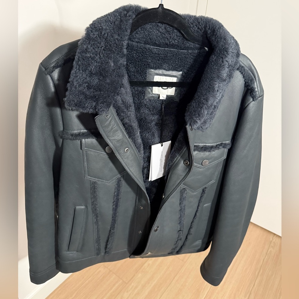 UGG CLINT SHEARLING TRUCKER JACKET LARGE WITH TAGS 100% SHEEPSKIN